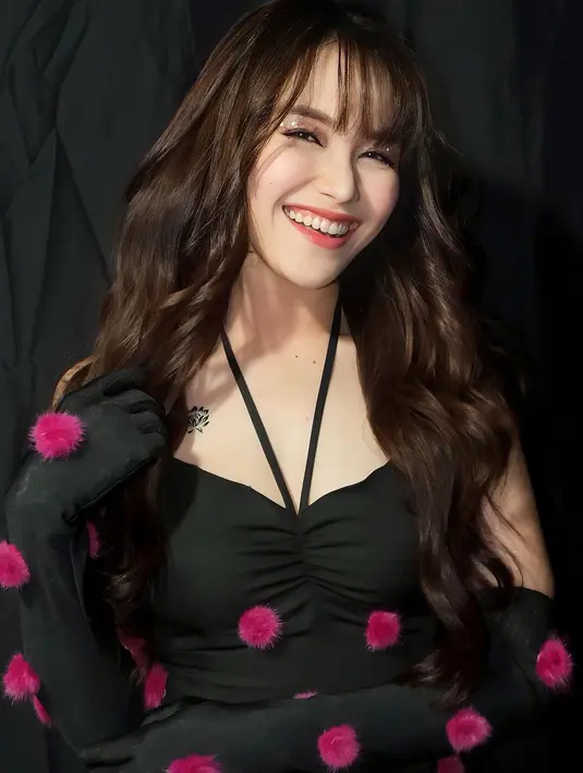 Ayu Ting Ting [Foto: Instagram/ayutingting92]