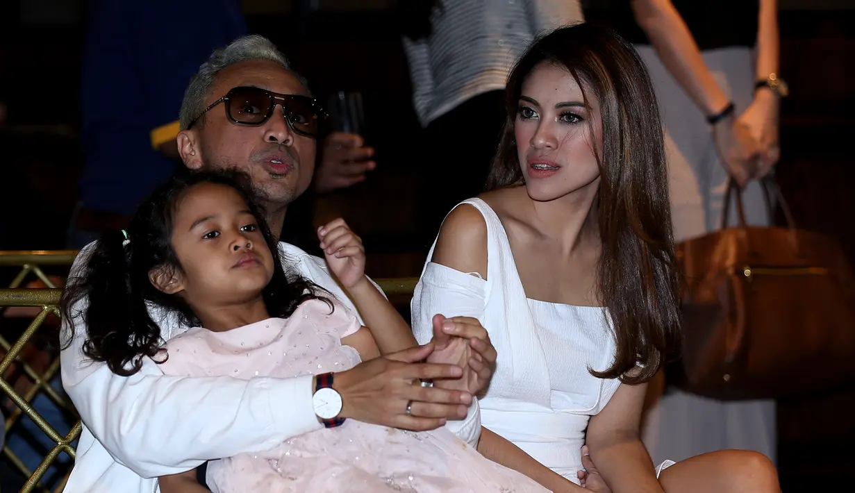 Sebagai istri, Cynthia bersyukur mempunyai suami romantis dan cintanya tidak pernah pudar. (Andy Masela/Bintang.com)