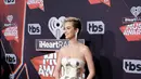 “Aku dan dia (Taylor) memang punya masalah sejak lama dan aku telah mencoba untuk menghubunginya. Aku melakukan hal baik, namun dia menolakku dan menulis lagu tentang aku,” ujar Katy Perry. (AFP/Bintang.com)