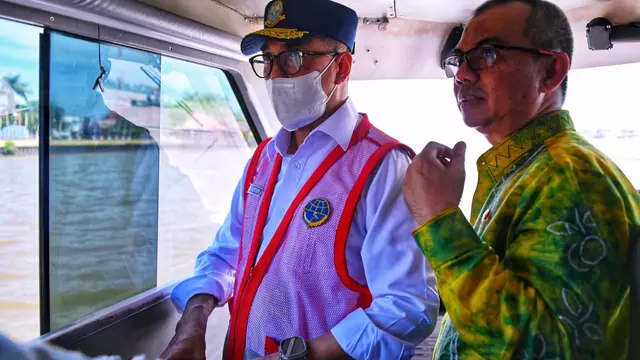 Menteri Perhubungan (Menhub) Budi Karya Sumadi melakukan pertemuan dengan para pemilik Terminal Khusus di Banjarmasin, Sabtu (19/8/2023). (Dok Kemenhub)