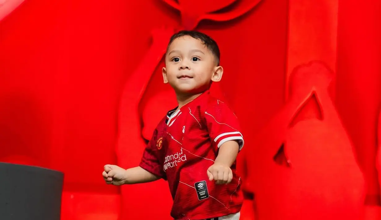 Lesti dan Billar sepakat mengganti nama Muhammad Leslar Al Fatih. Kini namanya berubah menjadi Muhamad Levian Alfatih Billar [Instagram.com/levianbillar]