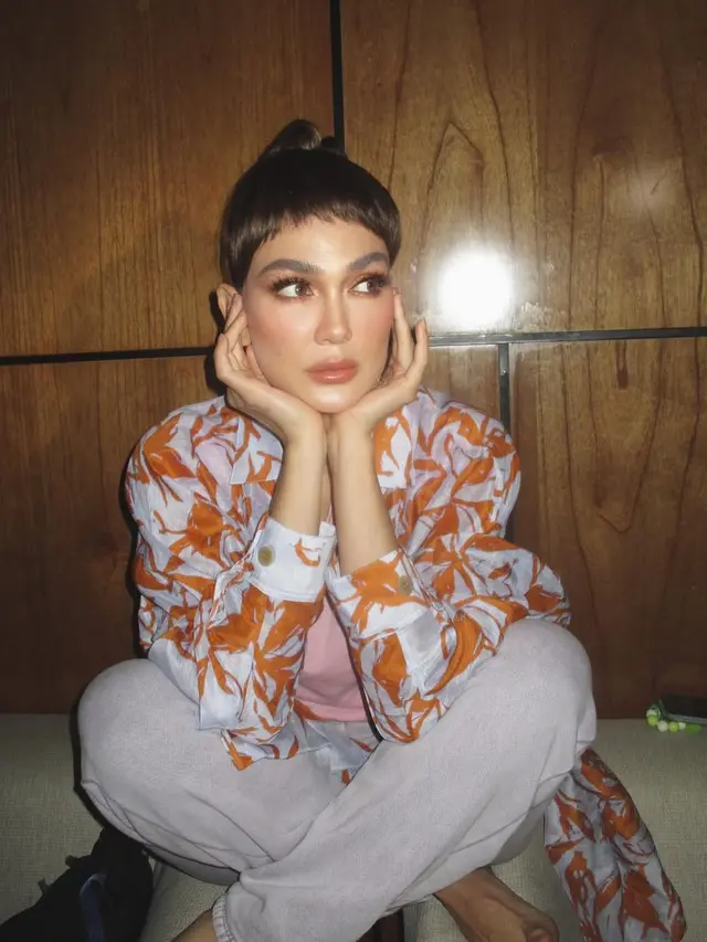 12 Inspirasi Gaya Poni Luna Maya/Instagram @lunamaya