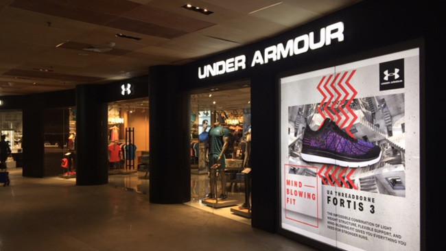 Gerai Under Armour Beachwalk Shopping Center, Kuta, Bali dibuka pada Senin (4/12/2017).