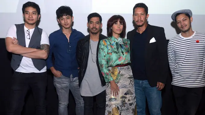 Maliq & D'Essentials