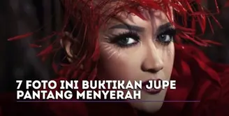 Ditengah sakit Jupe tetap beraktivitas seperti layaknya orang normal. Apa yang ia lakukan mengundang banyak simpati orang.