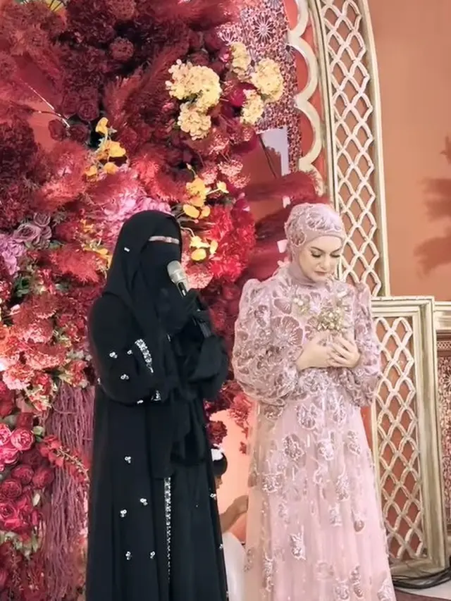 Potret Ummi Pipik dan Irish Bella (Sumber: Instagram/_ummi_pipik_)