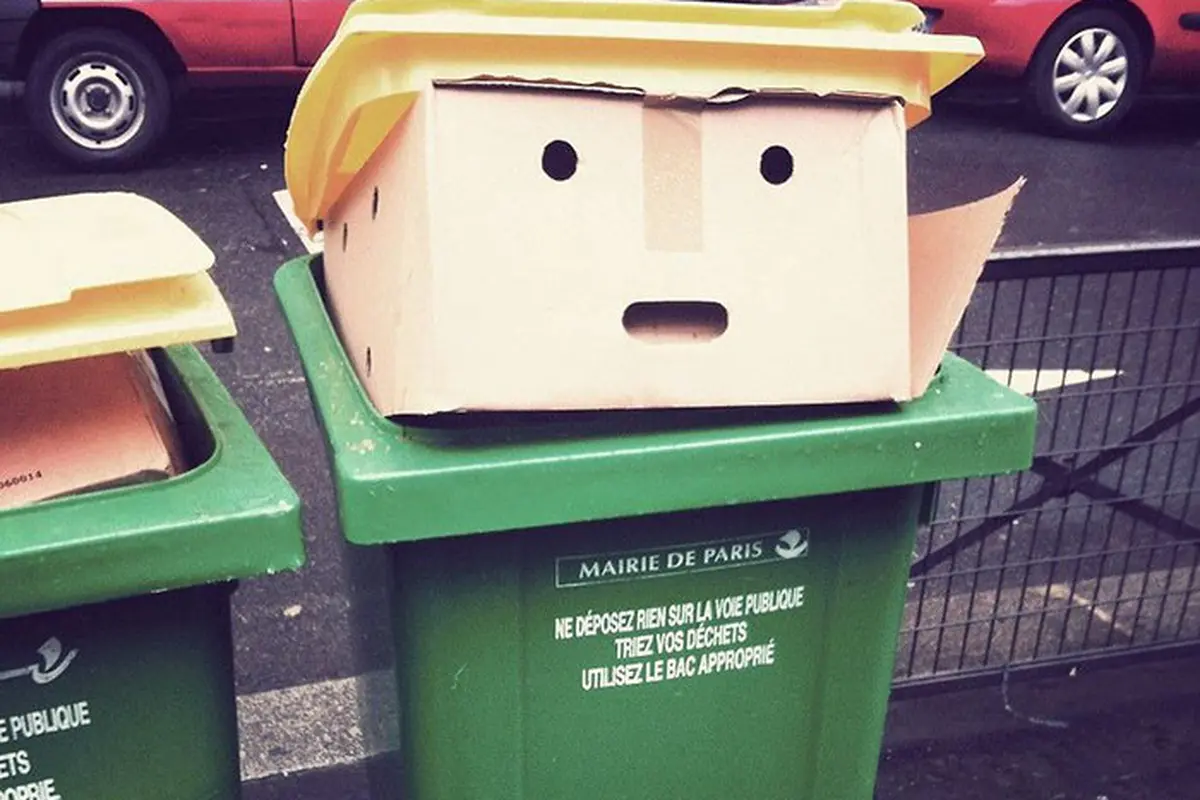 [Bintang] Tempat Sampah Mirip Donald Trump Ini Jadi Bahan 10 Meme Kocak!