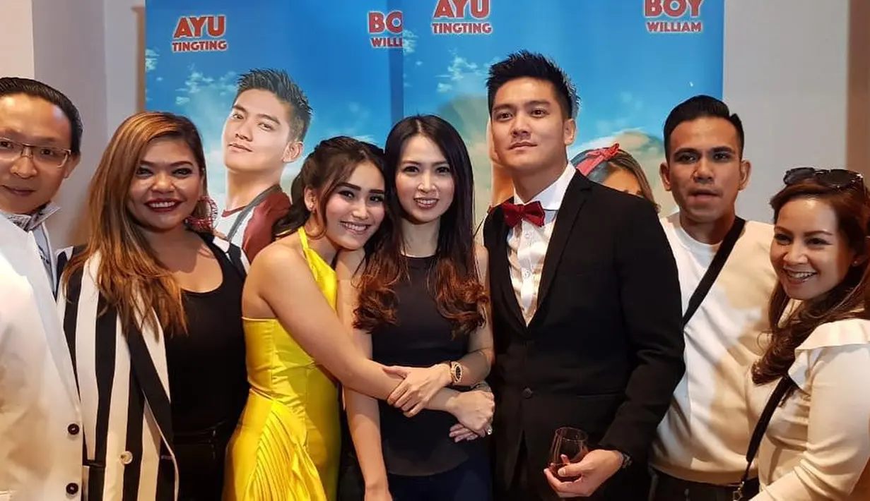 "Cita-cita saya bisa main sama Reza Rahardian gak tau karena saya suka aja sama dia aktor yang paling saya suka adalah Reza," pungkas Ayu Ting Ting. (Foto: instagram.com/ayutingting92)