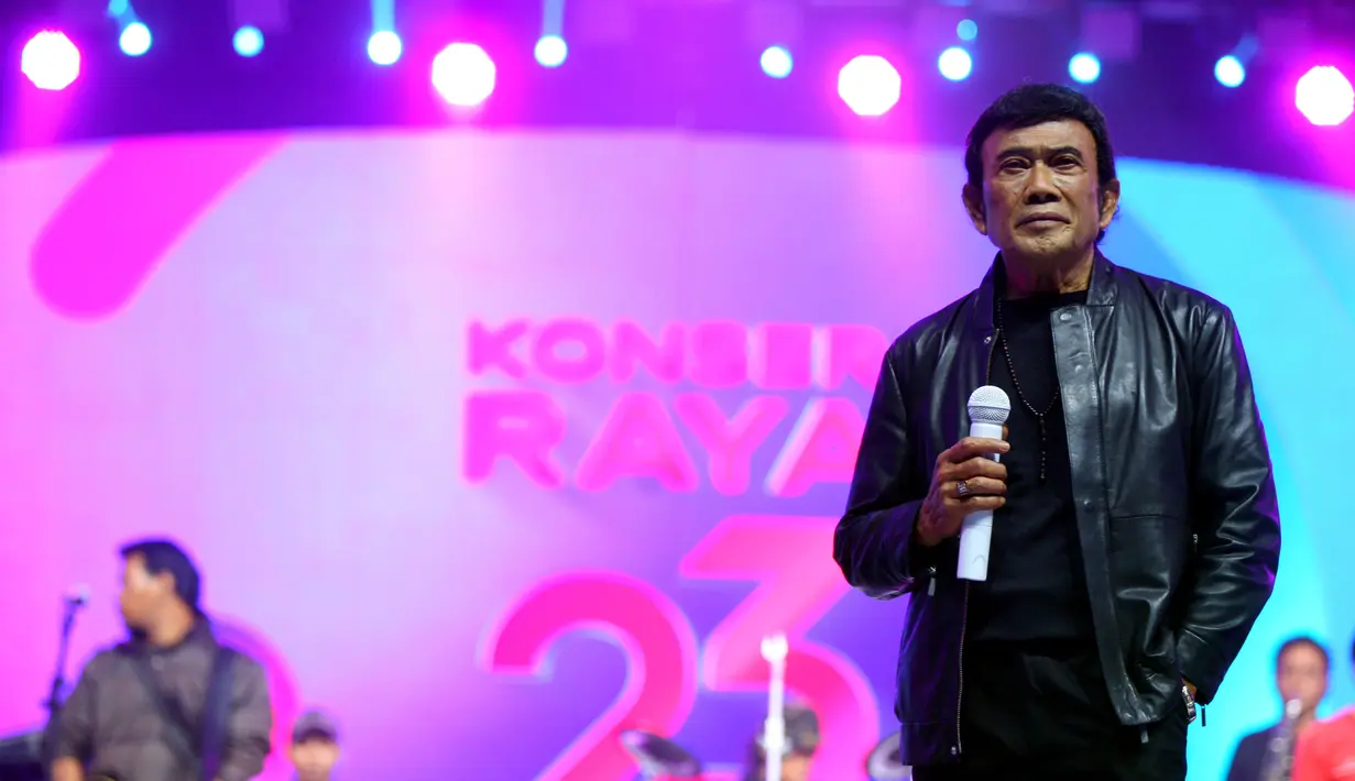 Ditemui usai melakoni GR di Jakarta Convention Center (JCC) Senayan, Jakarta Pusat, Rabu (10/1/2018), Rhoma mengatakan konsepnya bagus dan mewah. Begitu juga dengan teknisnya yang keren. (Nurwahyunan/Bintang.com)