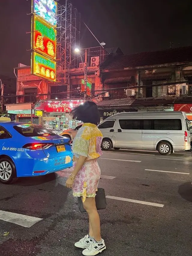 7 Gaya Stylish Ririn Ekawati Liburan di Thailand, Tampil Kekinian bak ABG di Usia 39 Tahun