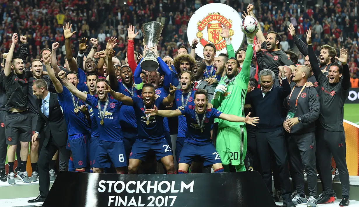 Manchester United adalah klub tersukses kedua dengan meraih 45 trofi utama yaitu 20 gelar liga, 12 Piala FA, 5 Piala Liga Inggris, tiga 3 gelar Liga Champions, 1 trofi Liga Europa, 1 Piala Winners Eropa, 1 Piala Dunia Antarklub, 1 Piala Interkontinental, dan 1 Piala Super Eropa. (AFP/Paul Ellis)