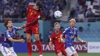 Pemain timnas Spanyol, Alvaro Morata (dua kiri)&nbsp;berhasil menjebol gawang Jepang dalam pertandingan grup E Piala Dunia 2022 yang berlangsung di Khalifa International Stadium, Doha, Jumat (2/12/2022). (AFP/Adrian Dennis)
