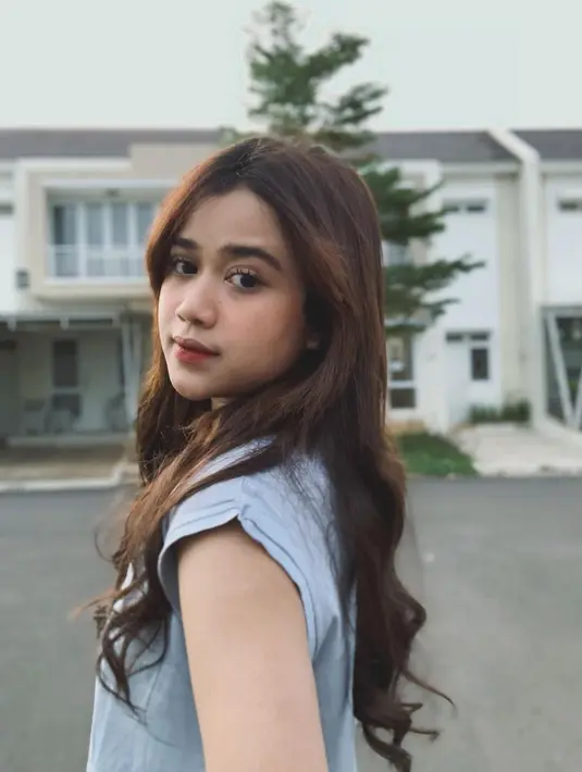 Meskipun sudah memiliki kekasih hati, namun Jodie mengatakan untuk menikah nanti harus dengan pasangan yang tepat. Sosok yang bisa menerima kekurangan pasangannya. Mengingat nantinya akan terus bersama. (Instagram/brisiajodie96)