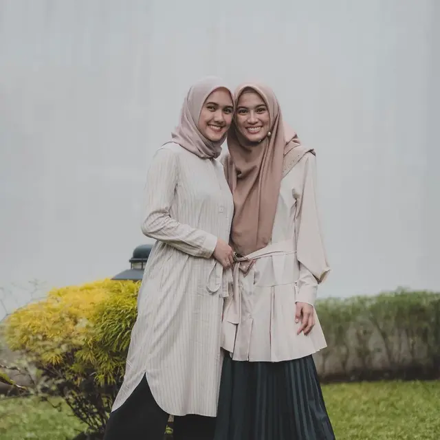 Potret 6 Kakak Adik Artis yang Kini Sama-Sama Berhijab, Putuskan Berhijrah