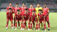 Pose dari pemain Timnas Indonesia U-17&nbsp;sebelum pertandingan uji coba melawan Timnas Korea Selatan U-17 yang berlangsung di Stadion Patriot Candrabhaga, Bekasi, Rabu (30/8/2023). (Bola.com/Abdul Aziz)