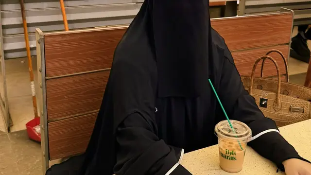 Pesona Tasya Farasya dalam Balutan Hijab Syar’i dan Cadar, Sambut Tahun Baru 2026 dengan Umrah