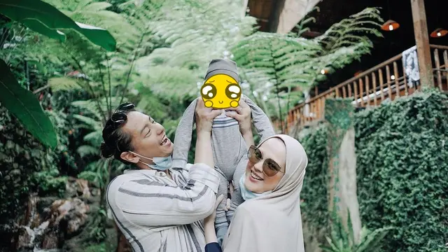 5 Selebriti Ini Ajak Liburan Anak untuk Pertama Kali, Jadi Momen Manis
