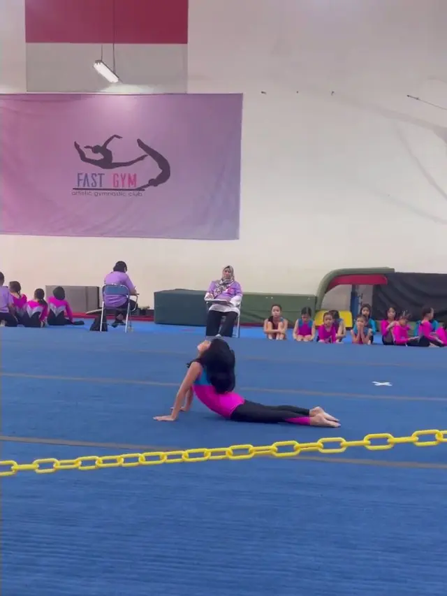 Vania Athabina putri Venna Melinda mengikuti kompetisi gymnastic. (Foto: Instagram/vennamelindareal)