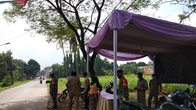 Sosialisasi PSBB Bekasi dilakukan antara lain di Desa Taman Rahayu, Setu, Kabupaten Bekasi yang berbatasan dengan Cileungsi, Bogor