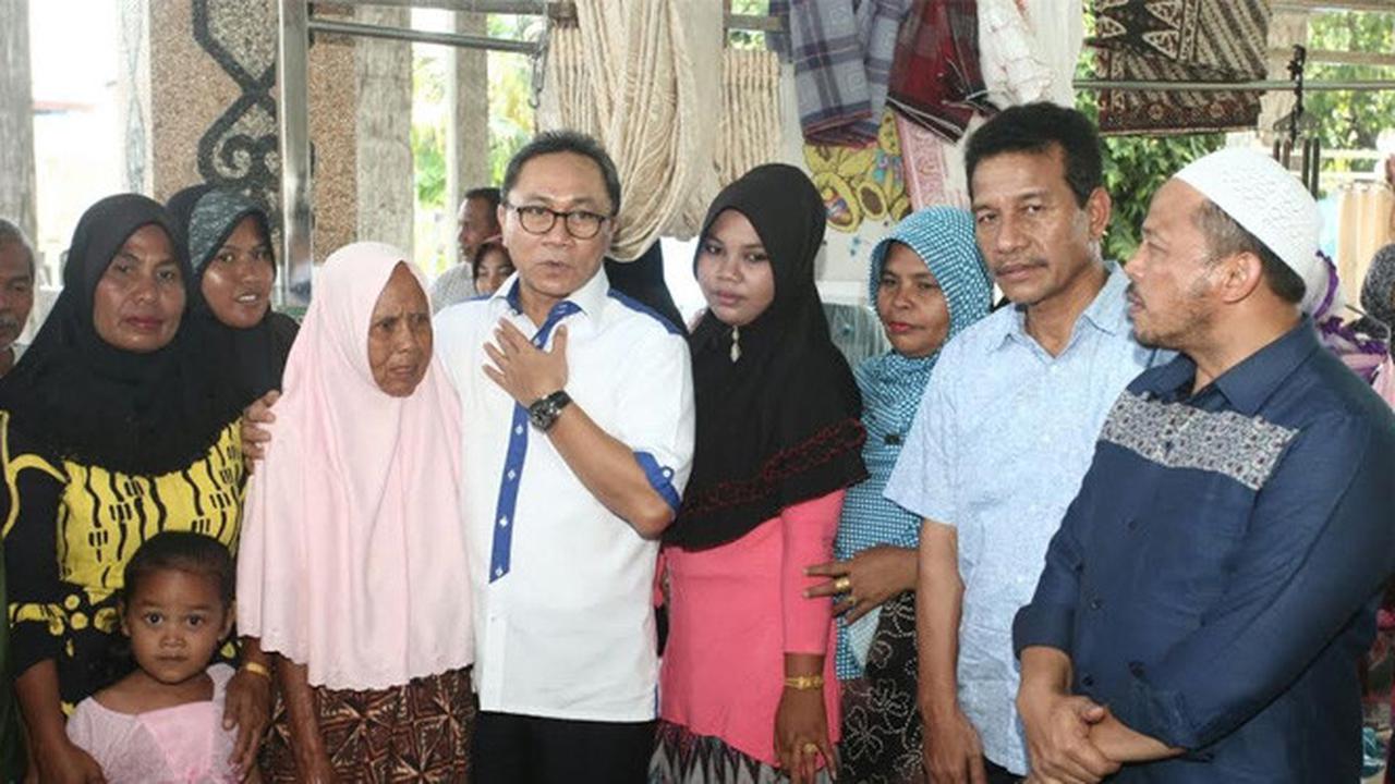 Ketua MPR Kunjungi Korban Gempa di Pidie Aceh