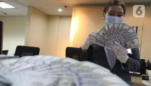 Rupiah Hari Ini Diprediksi Melemah