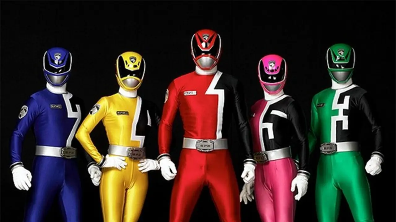 [Bintang] Transformasi Kostum Warna-warni Power Rangers