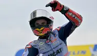Marc Marquez tampil hebat dengan finis kedua di MptoGP 2024 seri Le Mans, Minggu (12/5/2024) malam WIB. (AFP/Lou Benoist)
