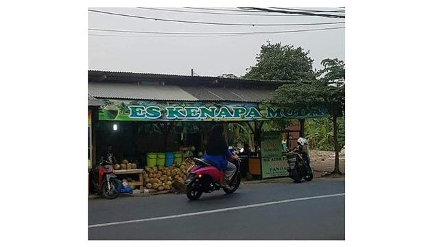 Nama Warung yang Salah Tulis Ini Malah Bikin Bingung