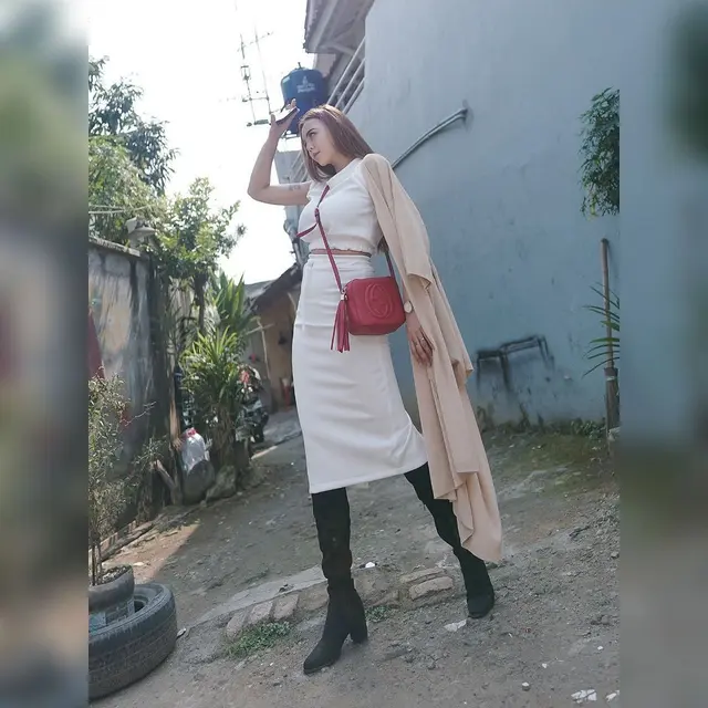 Pamer Perut Rata, Ini 7 Potret Terbaru Ratu Rizky Nabila Usai 3 Bulan Melahirkan