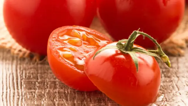 10 Manfaat Baik Tomat untuk Kecantikan