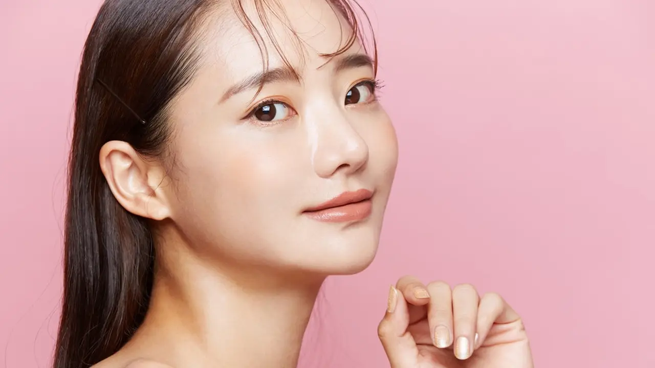 Lagi Ngetren Healthy Make Up, Ini Pentingnya Pakai Make Up dengan Kandungan Skincare