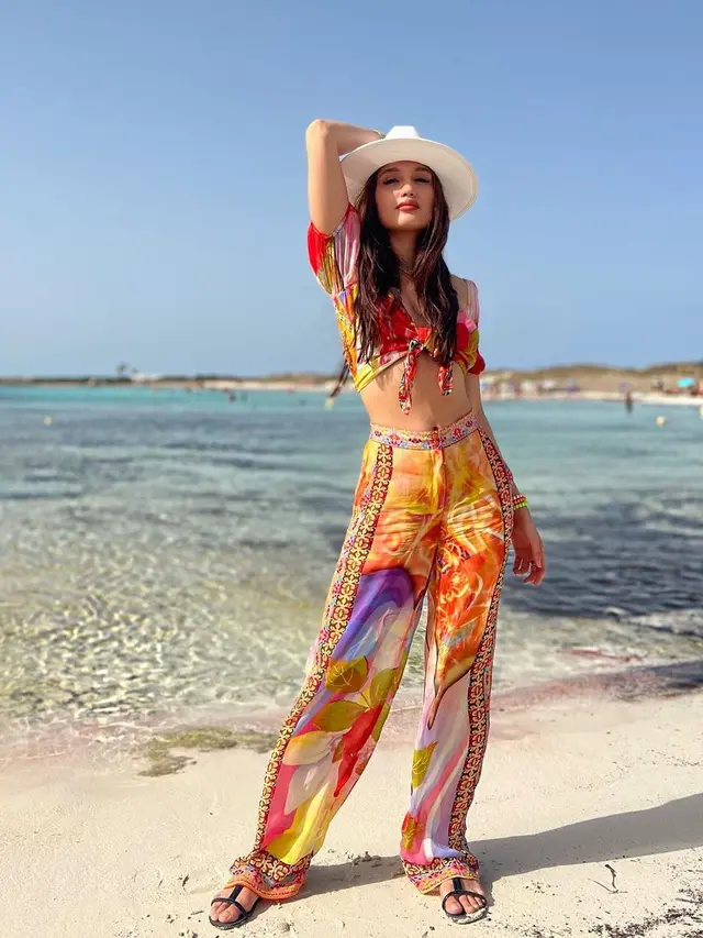 Seru Naik Yatch, Ini 6 Momen Liburan Cinta Laura di Spanyol yang Curi Perhatian