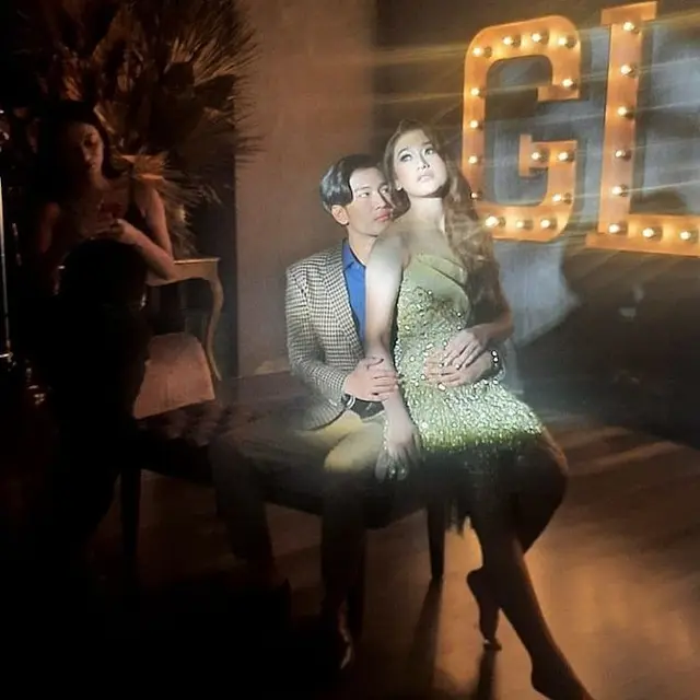 Dikabarkan Dekat, Ini 6 Gaya Pemotretan Amanda Caesa dan Anrez Adelio