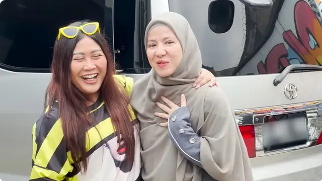 7 Potret Desta dan Natasha Rizky Kompak Antar Anak Sunat, Kembali Didoakan Rujuk