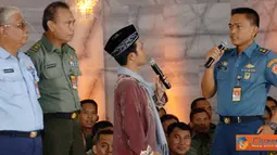 Citizen6, Cilangkap: Ceramah Agama Islam dengan penceramah Ustadz Muhammad Nur Maulana, mengambil tema  &quot; Pahlawan Akhirat &quot; bertempat di Masjid Sudirman Mabes TNI Cilangkap Jakarta, Rabu (21/3). (Pengirim: Badarudin Bakri)