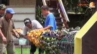 [VIDEO] Kreatif, Pohon Natal dari Barang Bekas