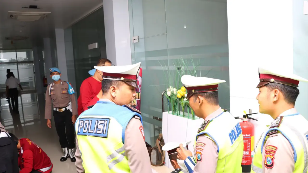 Personel Satlantas Polresta Banyuwangi jalani tes urine (Istimewa)