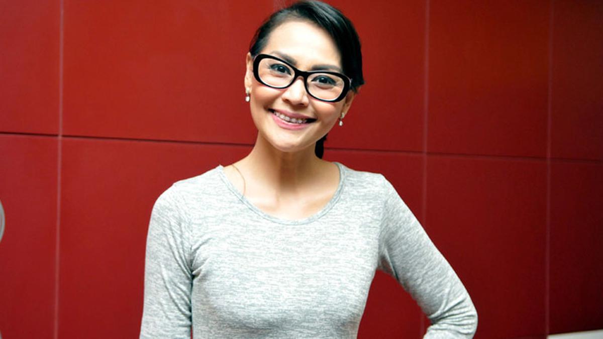 Tessa Kaunang Bantah Tuduhan Terlantarkan Anak - ShowBiz Liputan6.com