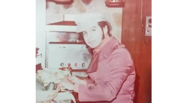 6 Foto Lawas Masa Muda Mark Sungkar, Disebut Bak Artis India