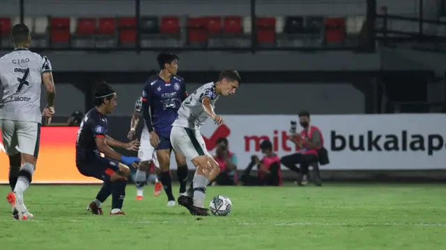 Arema Vs Persikabo 1973