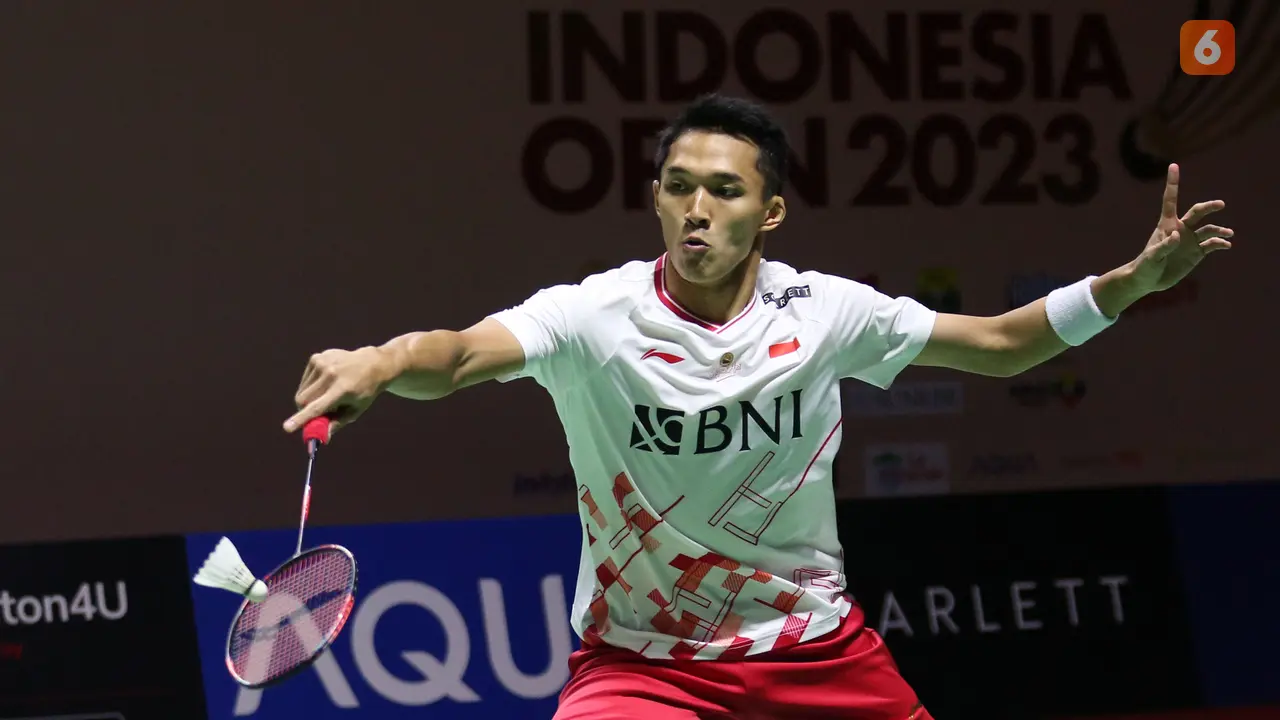 Foto: Bertemu di Perempat Final Indonesia Open 2023, Ini Dia Aksi Anthony Ginting saat Melawan Jonatan Christie