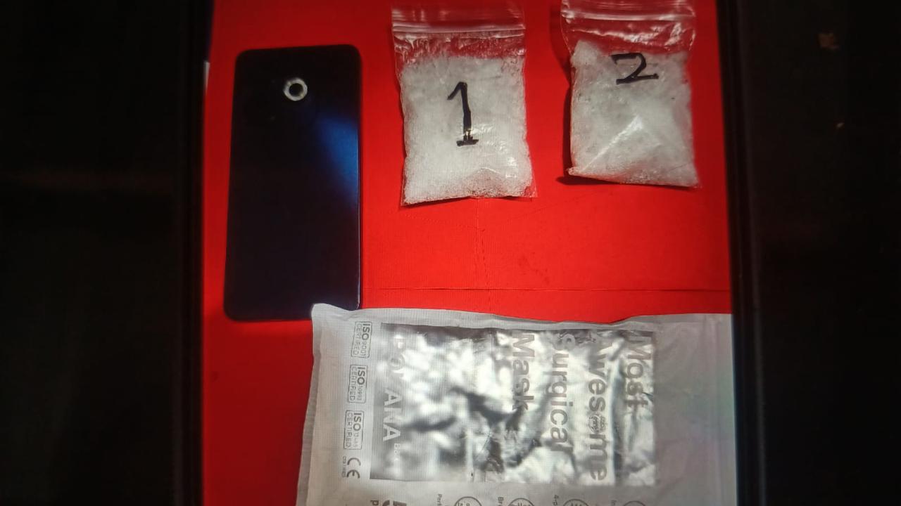 Barang bukti sabu-sabu diduga milik oknum Napi di Lapas Palopo, Sulsel (Liputan6.com/Eka Hakim)