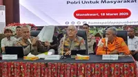 Konferensi pers di Markas Polda Papua Barat, Manokwari, Selasa (18/3/2025), membicarakan soal hilangnya Iptu Tomi dalam operasi penangkapan KKB. (Liputan6.com/ Dok Ist)