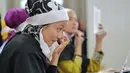 20 Kontestan Puteri Muslimah Indonesia 2017 terlihat antusias saat mengikuti pelatihan yang telah disiapkan oleh pihak panitia. Para finalis antusias mendapat pengarahan dari instruktur perwakilan Wardah Cosmetik. (Adrian Putra/Bintang.com)
