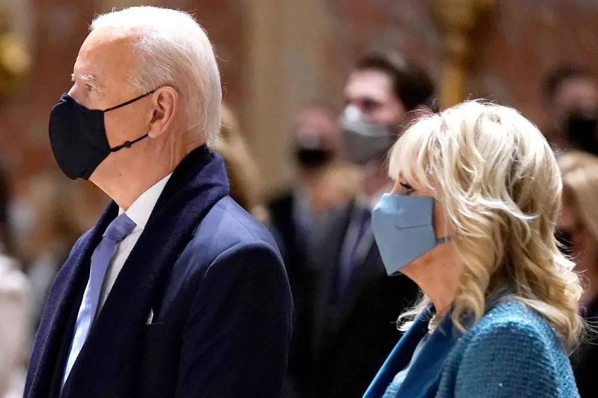 Joe Biden mengenakan busana rancangan Ralph Lauren di acara pelantikan dirinya sebagai Presiden Amerika Serikat yang ke 46