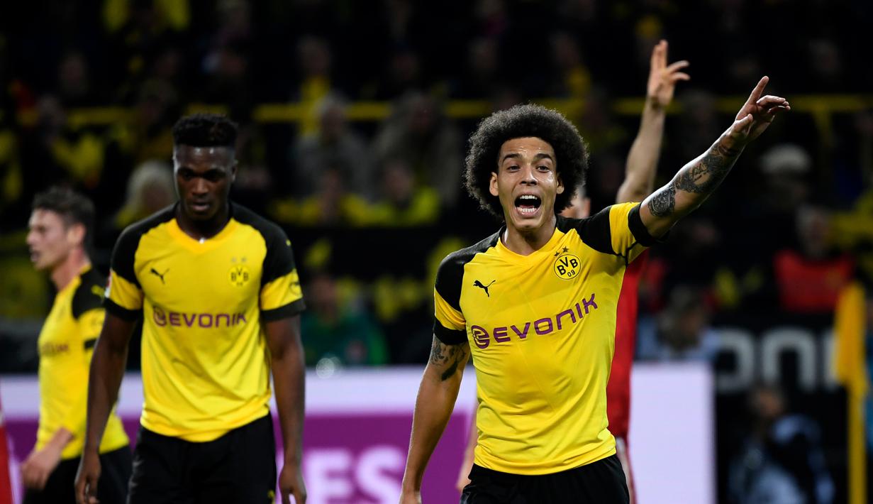 1. Axel Witsel – Tampil apik bersama Zenith membuat Tianjin Quanjian berani mendatangakan Witsel dengan tawarkan gaji yang besar. Namun bermain di Asia membuat permainannya tidak berkembang. (AFP/Ina Fassbender)