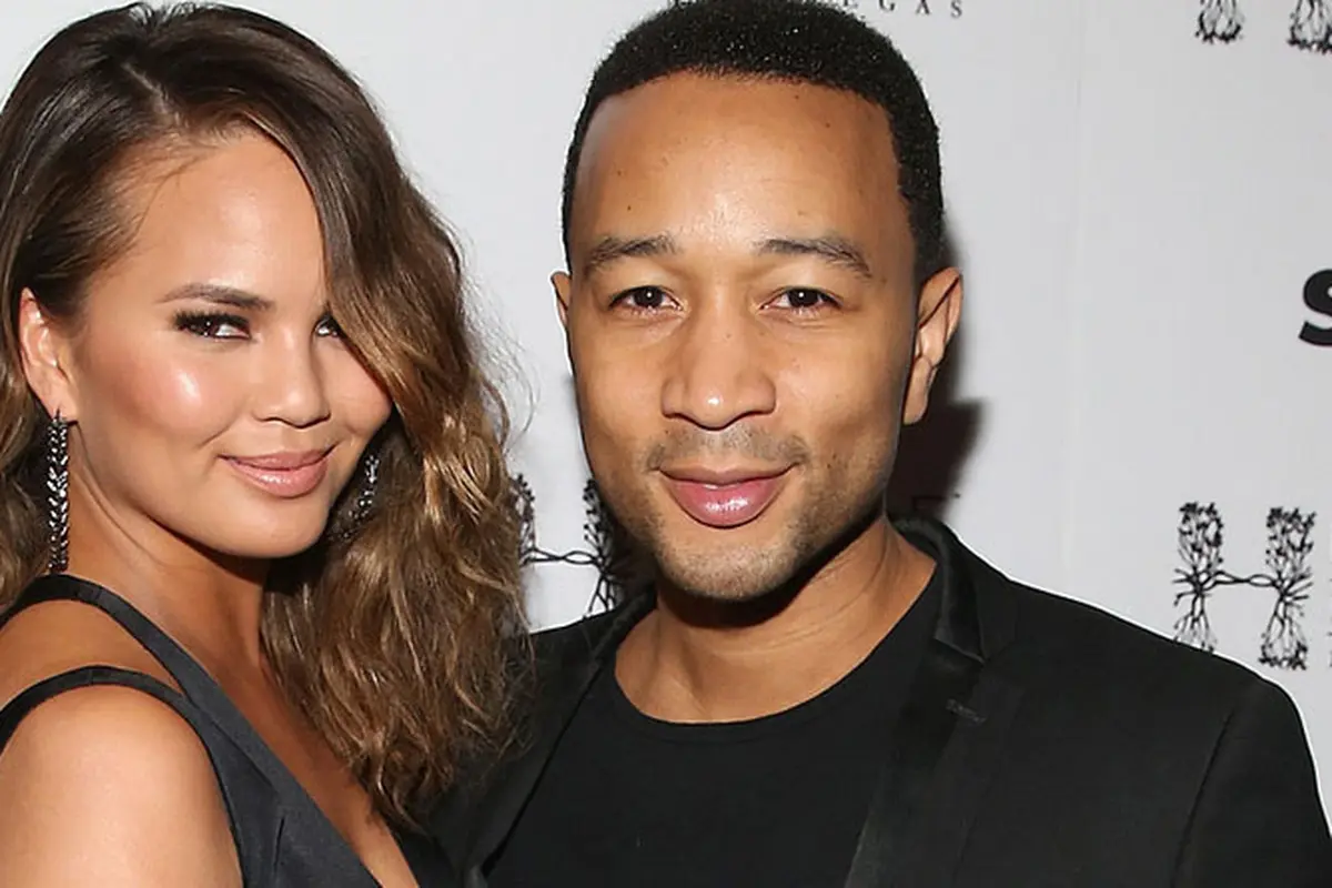 Chrissy Teigen dan John Legend