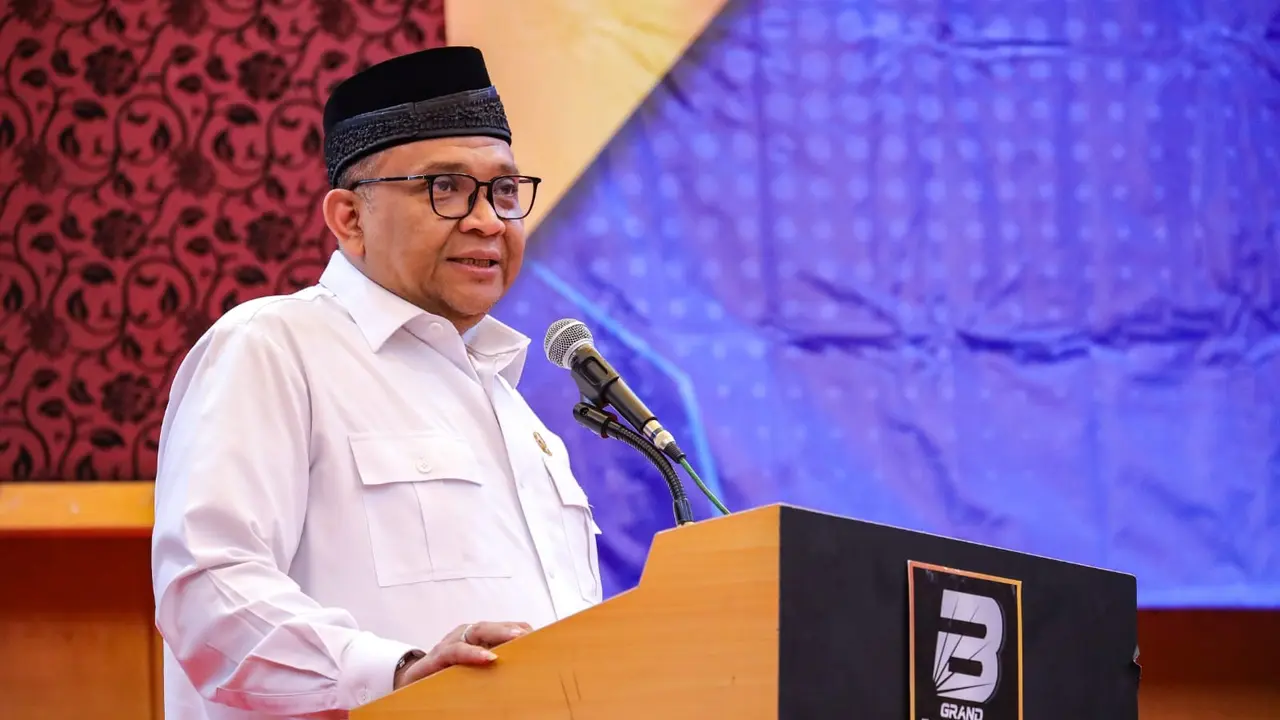 Wakil Menteri Ketenagakerjaan, Afriansyah Noor dalam Edukasi Program Jaminan Sosial Tenaga Kerja bagi Pekerja Bukan Penerima Upah di Padang, Sumatera Barat pada Jumat (8/9/2023). (Dok Kemnaker)
