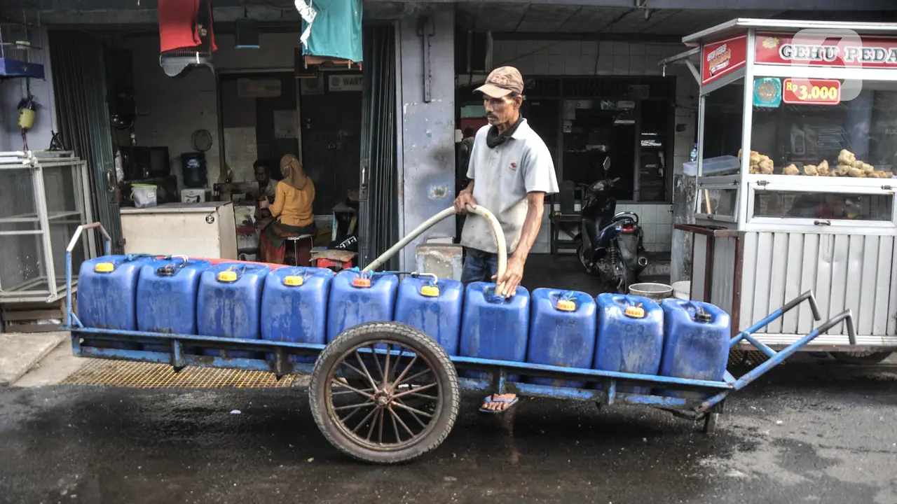 warga Jakarta akan dilarang menyedot air tanah di 2030