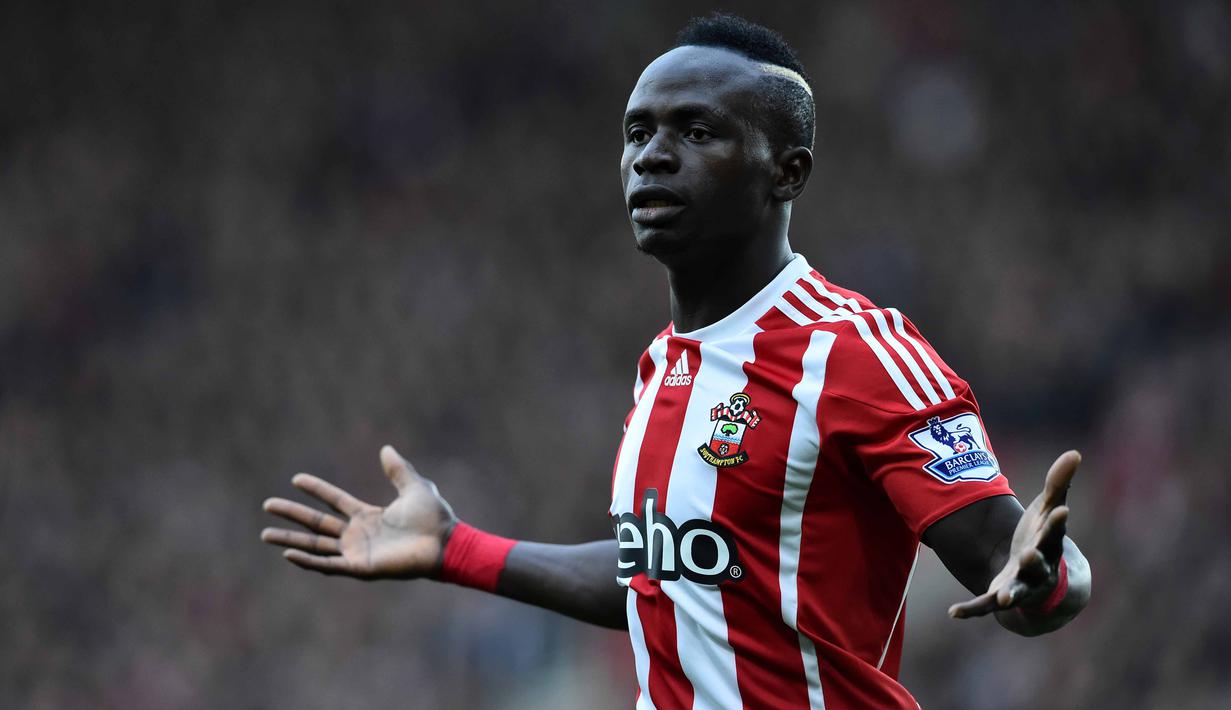 Pemain Southampton asal  Senegal, Sadio Mane cukup produktif sebagai pengumpan dengan jumlah  6 assists bersama timnya hingga pekan ke-25 Liga Premier Inggris. (AFP/Ben Stansall)